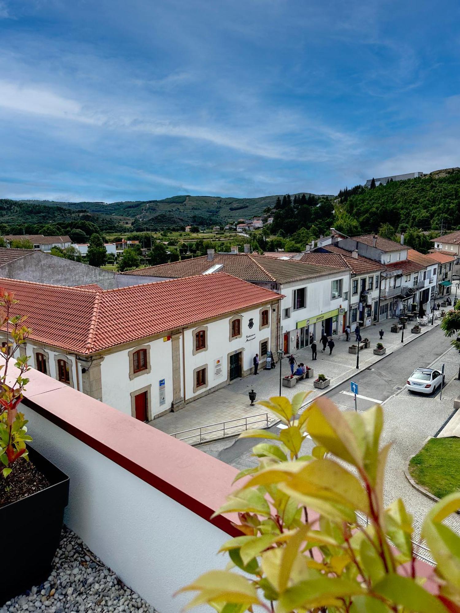 Casa Sousa - 3Rd Generation Boticas Luaran gambar