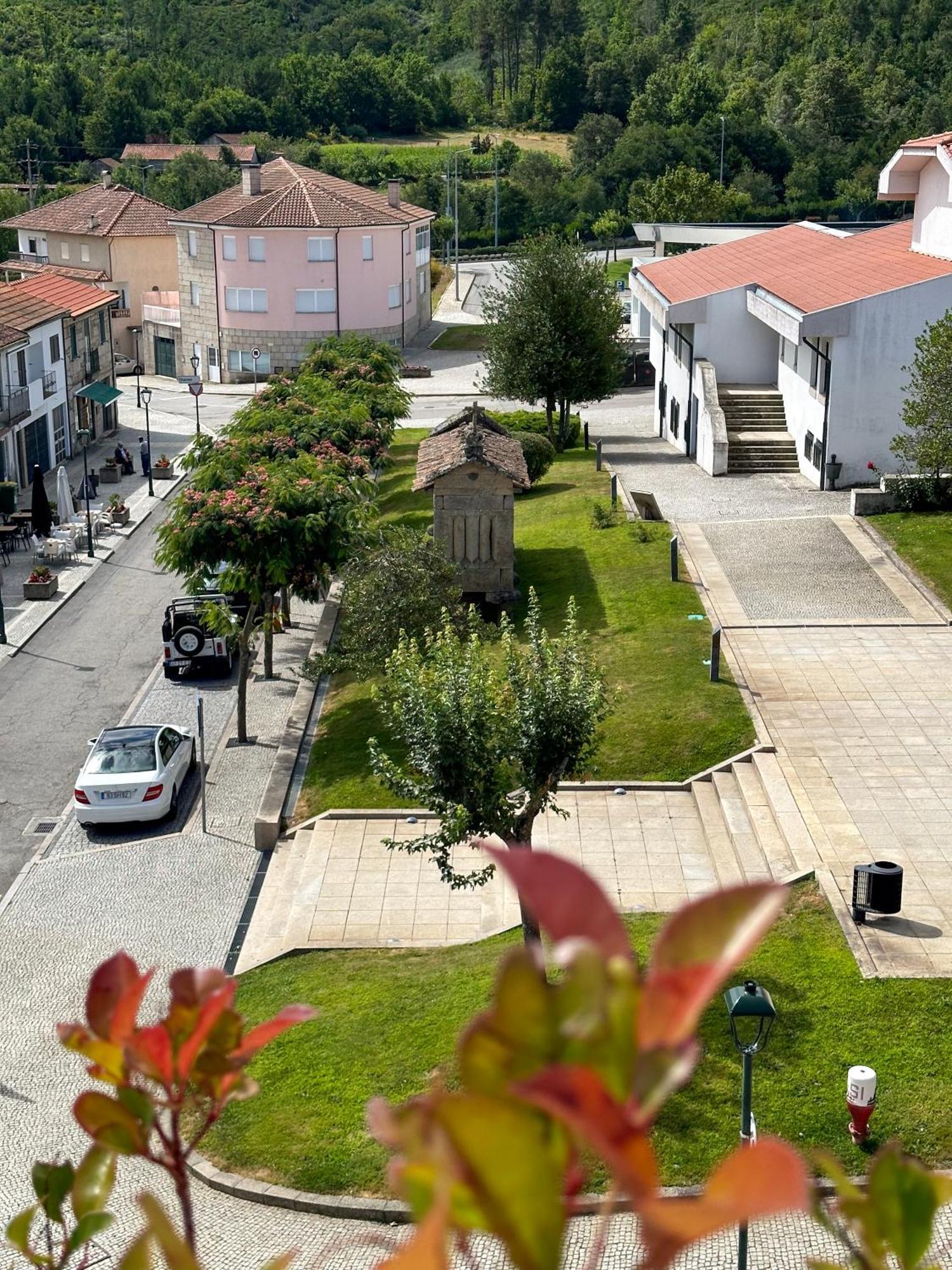 Casa Sousa - 3Rd Generation Boticas Luaran gambar